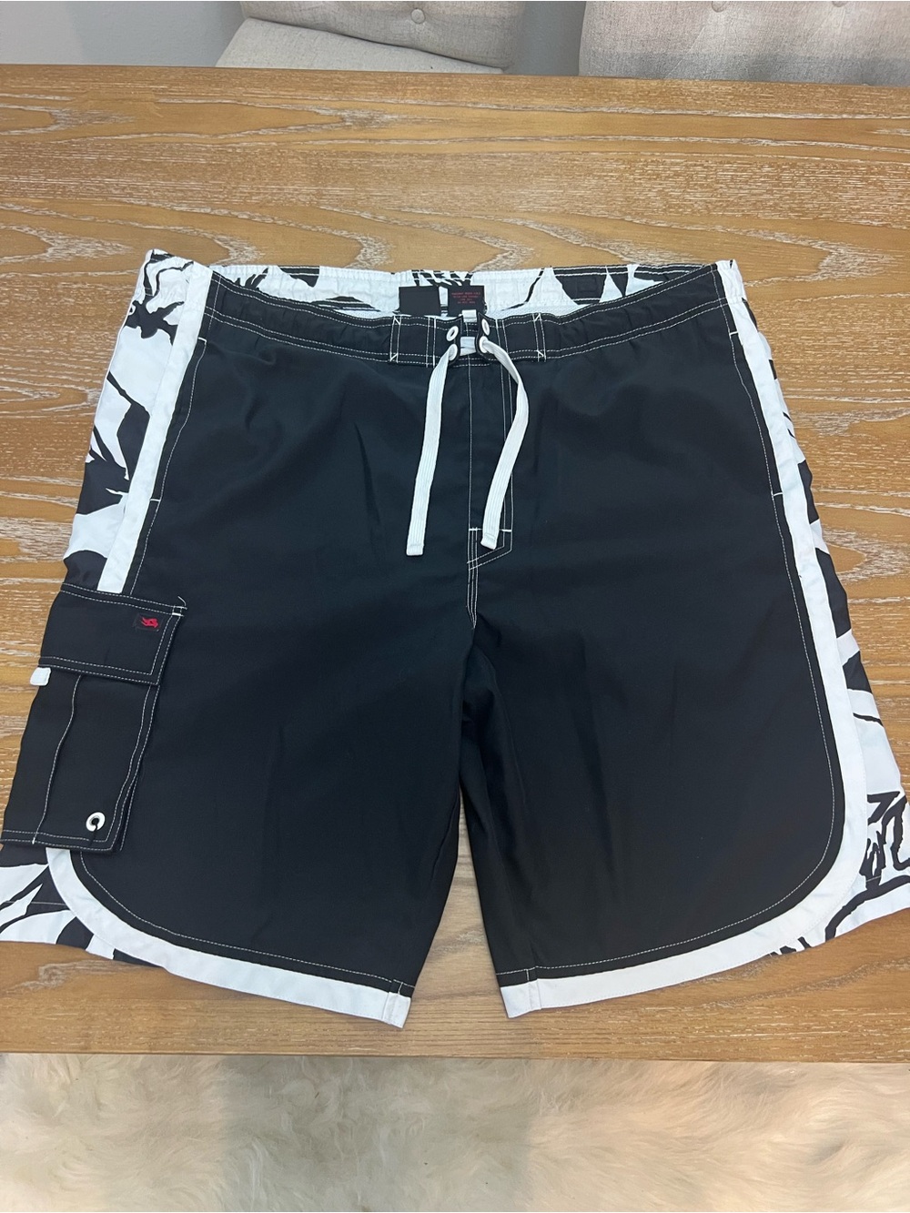 Hawk Men’s Swimming Trunks Back & white XL